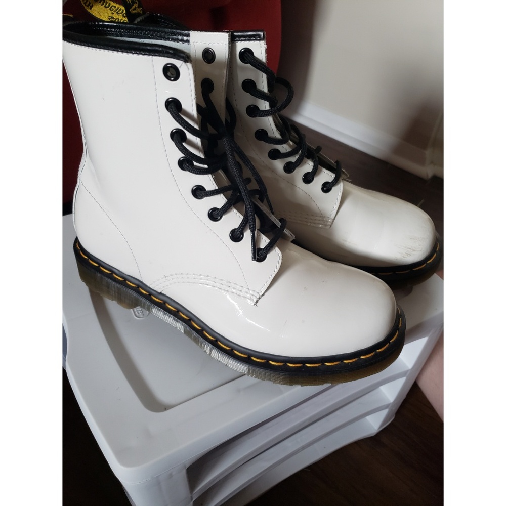 *SOLD THROUGH MY DEPOP*